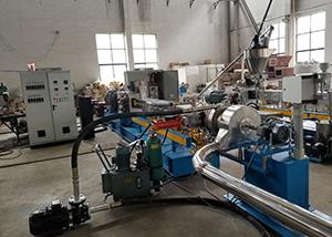 PP、PE高填充碳酸鈣水環(huán)造粒機(jī)組